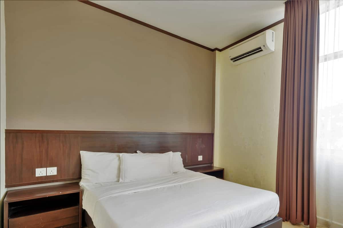 Zimmer, 1 Queen-Bett | Schreibtisch, Bettwäsche