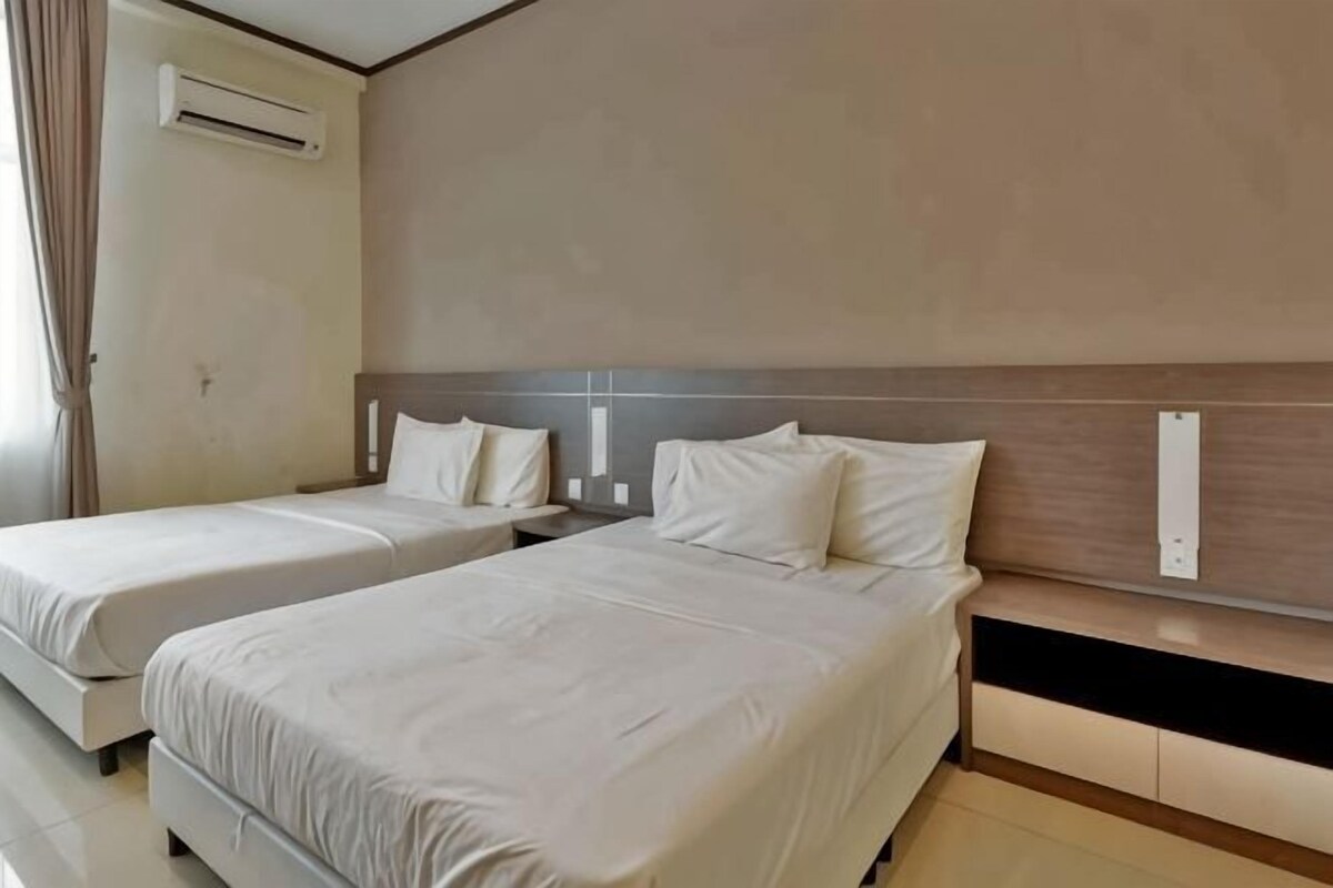 Desk, bed sheets