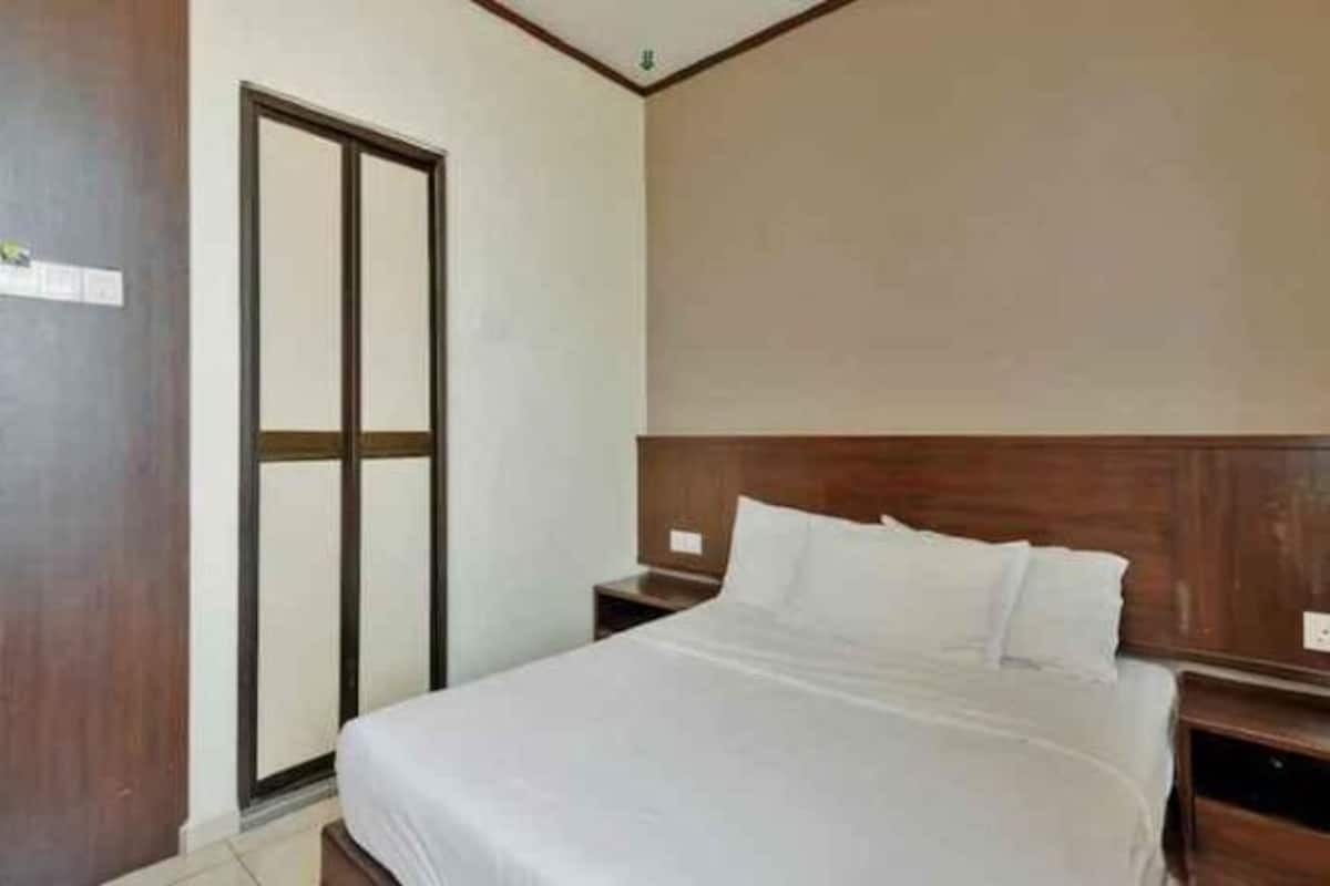 1 chambre, bureau, draps fournis