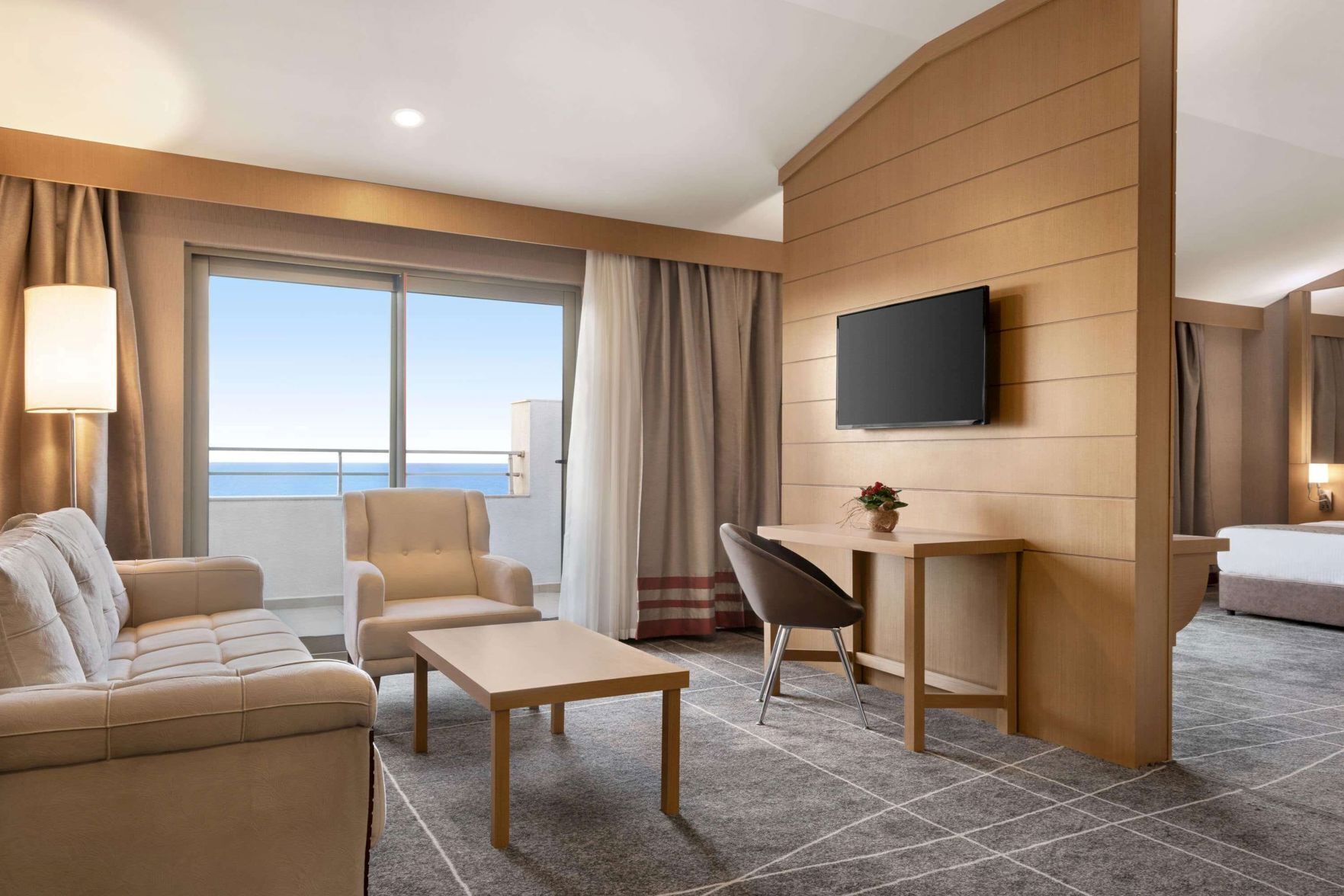 Living area | Flat-screen TV