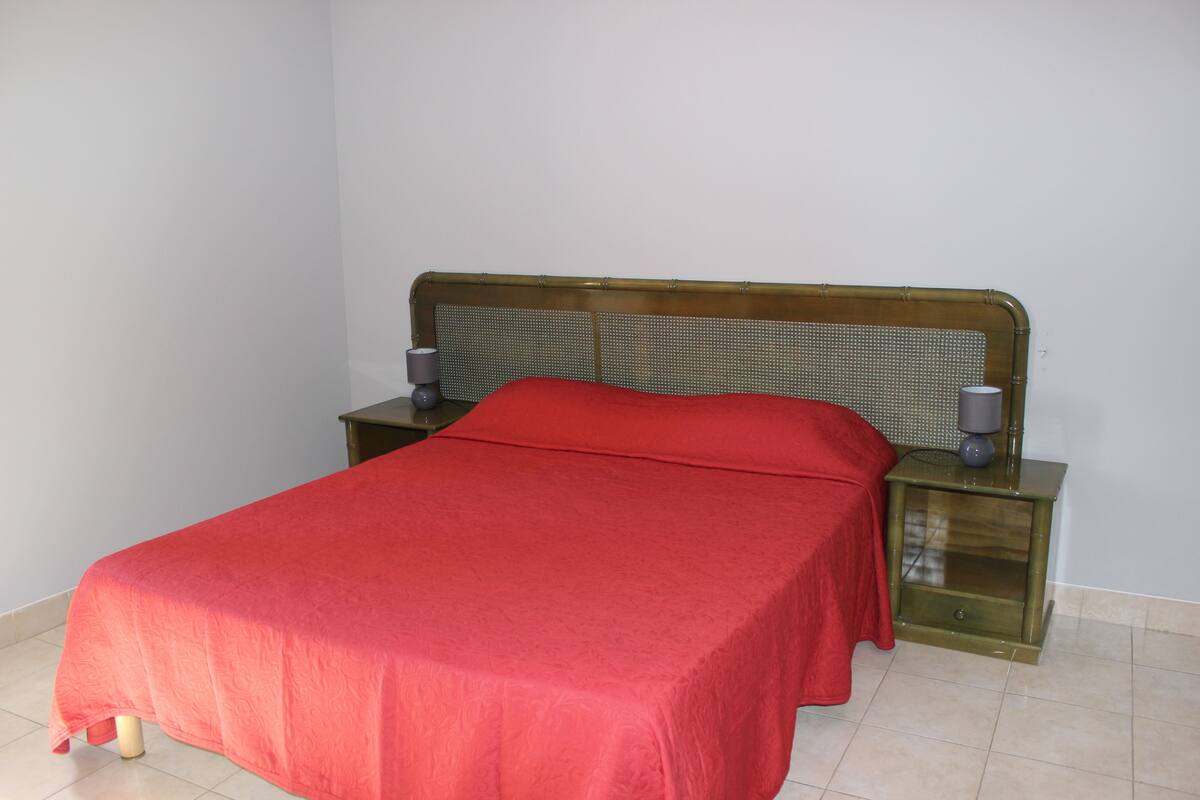 Family Room | Desk, blackout drapes, soundproofing, cribs (free)