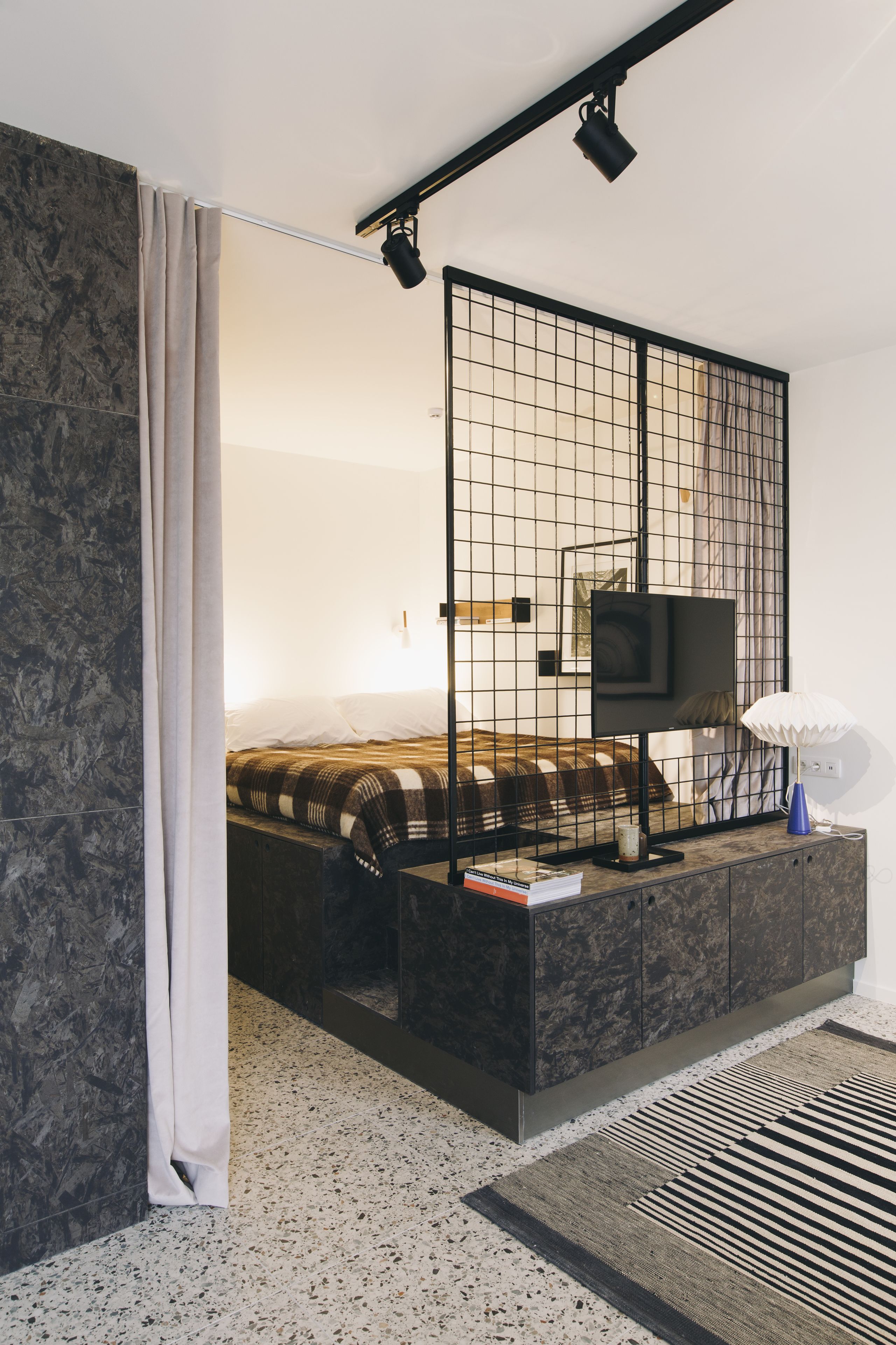 soundproofing, free wifi, bed sheets