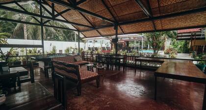 Point 303 Surf Resort