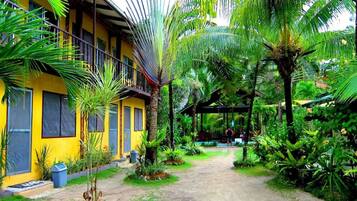 Jacking Horse Room | Living area