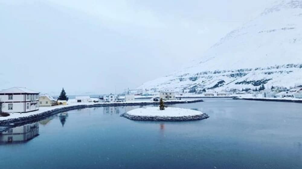 Við Lónið guesthouse by null