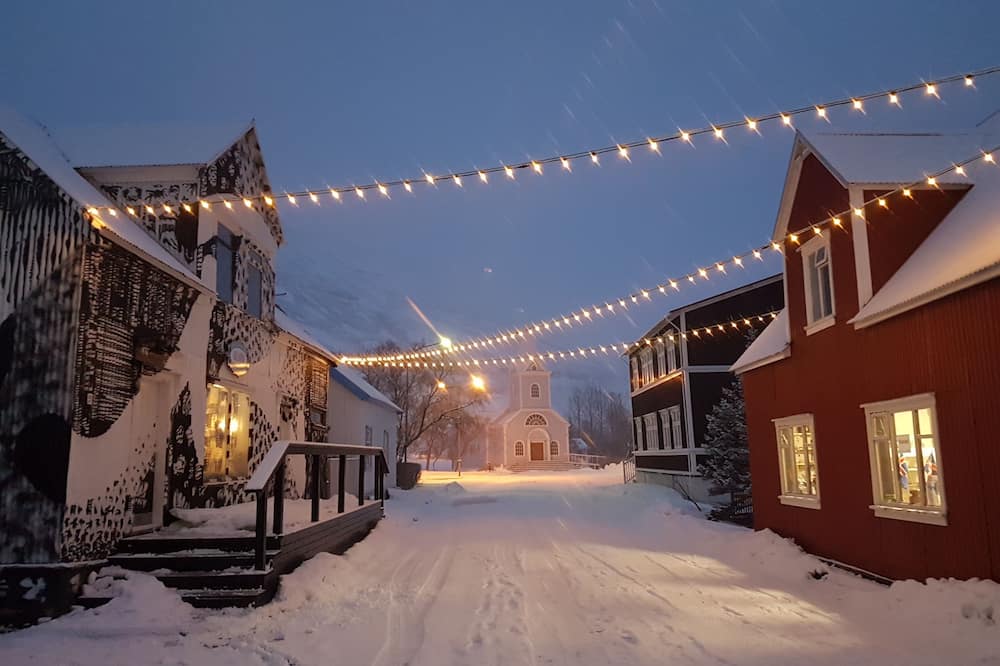 Við Lónið guesthouse