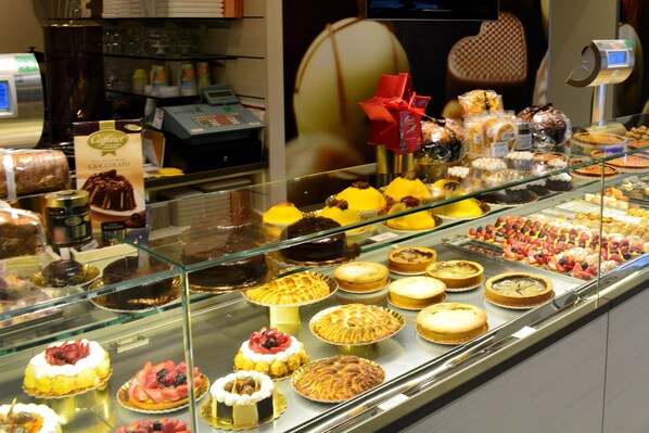 Free daily local cuisine breakfast - Michelangelo Home B&B (Corigliano-Rossano)