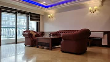 Luxury Penthouse, Multiple Beds, Sea View | Living area