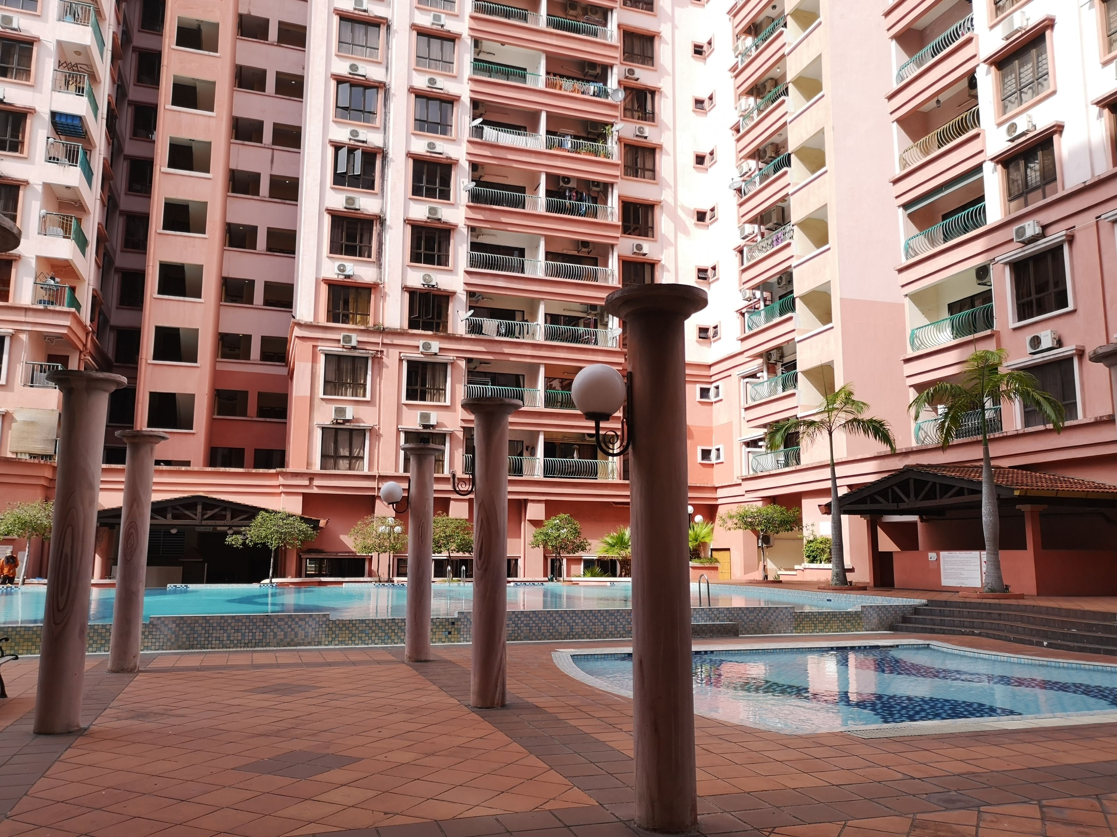 실내 수영장, 2 개의 야외 수영장