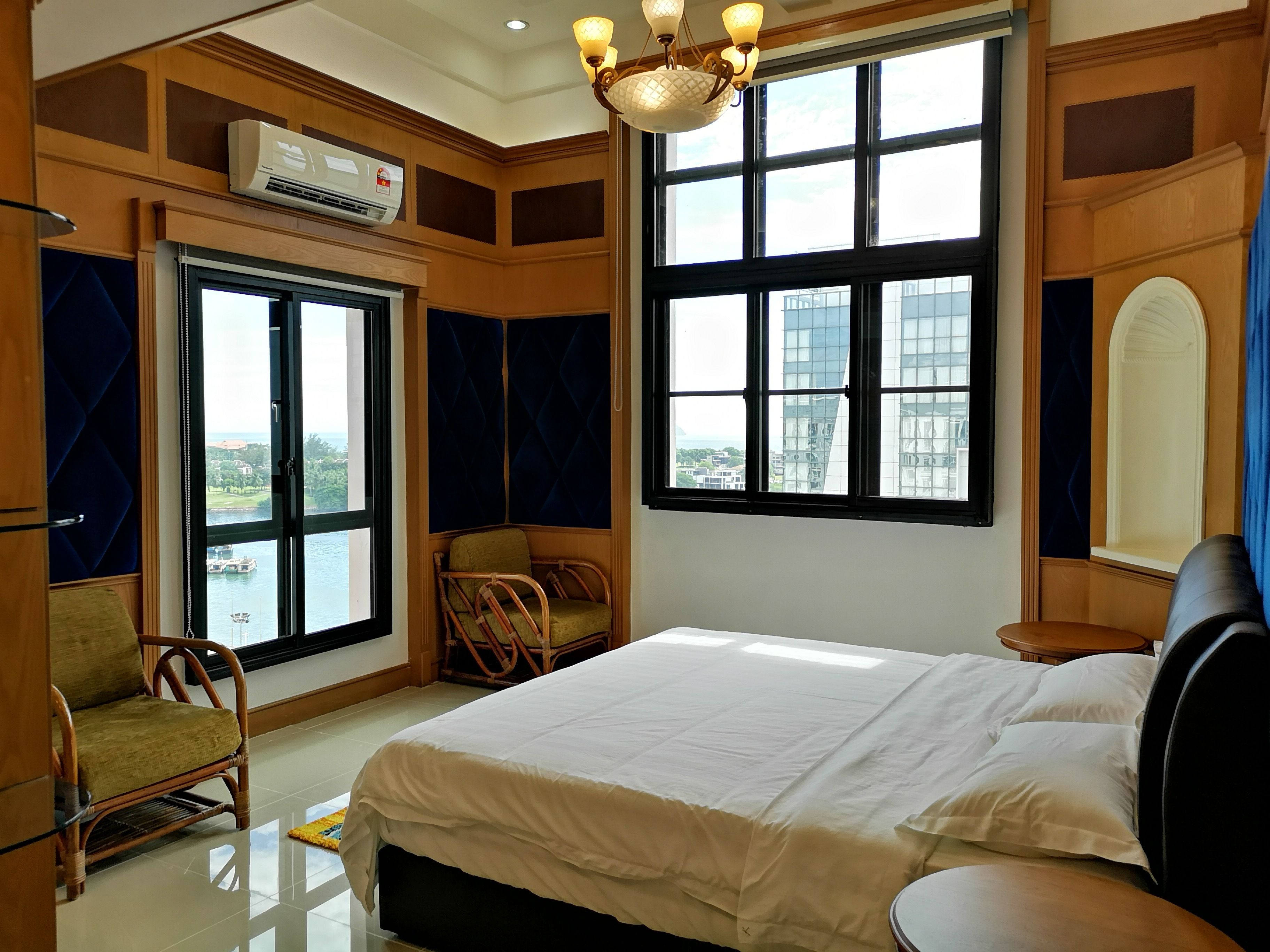 Luxury Penthouse, Multiple Beds, Sea View | 4 bedrooms, Egyptian cotton sheets, premium bedding, free minibar items
