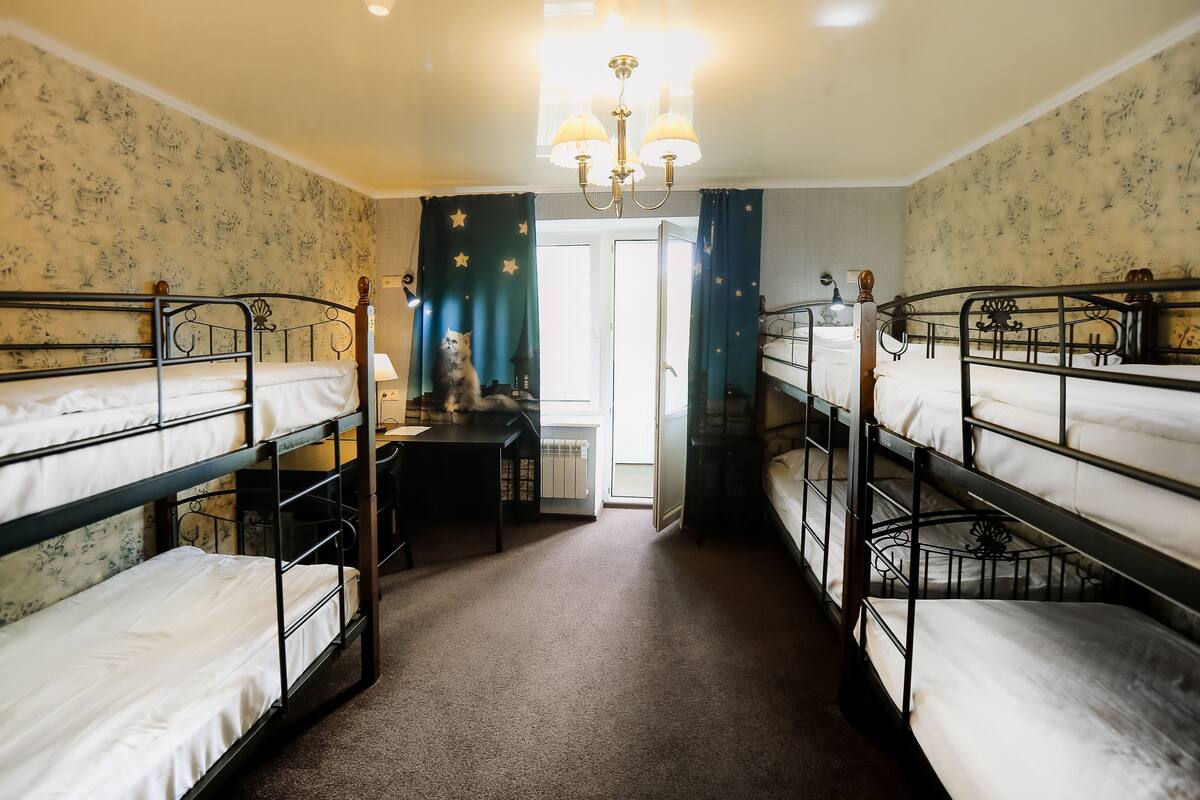 Gemeinsamer Schlafsaal (6 beds) | Zimmersafe, Verdunkelungsvorhänge, Bügeleisen/Bügelbrett