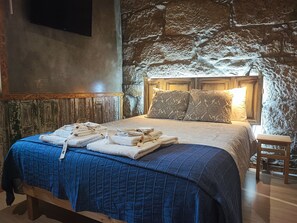 City Studio, Kitchen, Garden View