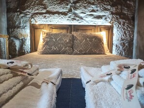 1 bedroom, premium bedding, in-room safe, individually decorated - Ruby Charm Houses (Porto)