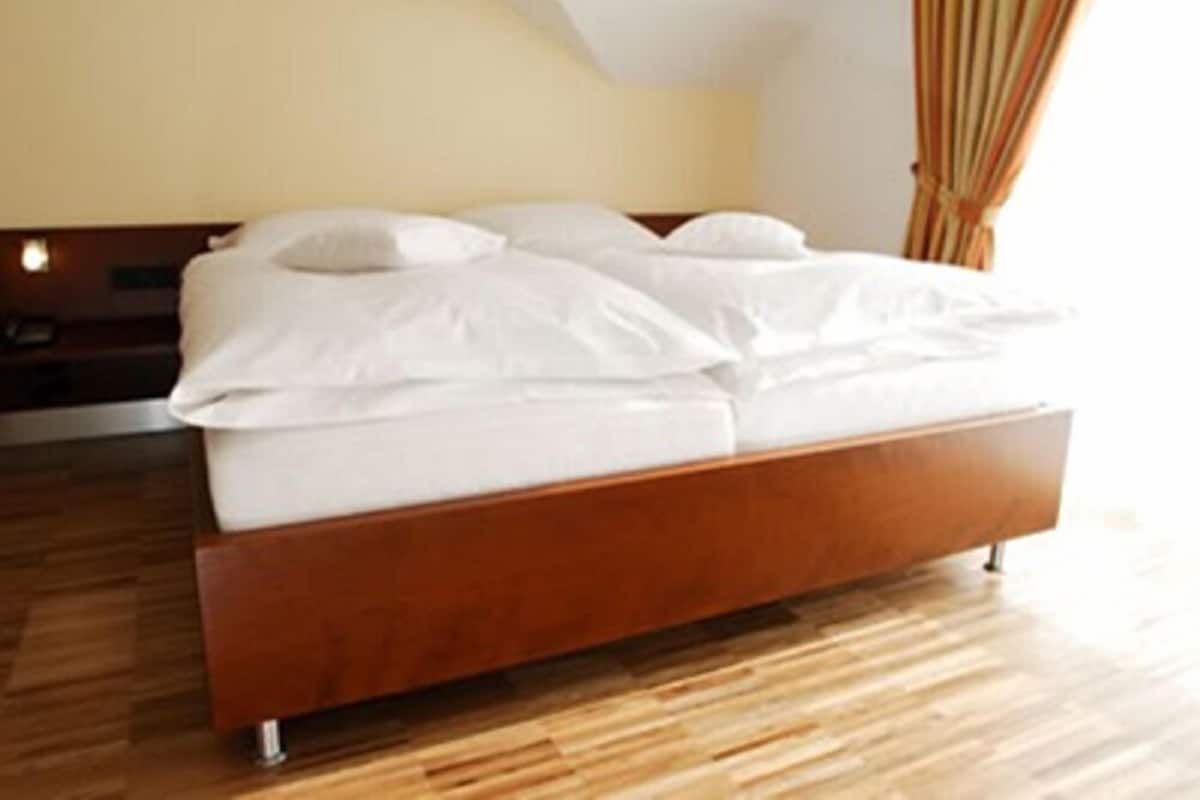 Single Room | Bar mini, meja, langsir/tirai gelap terus, Wi-fi percuma