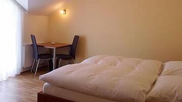 Minibar, Schreibtisch, Verdunkelungsvorhänge, kostenloses WLAN