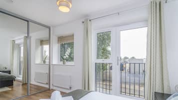 2 bedrooms, in-room safe, iron/ironing board, free WiFi