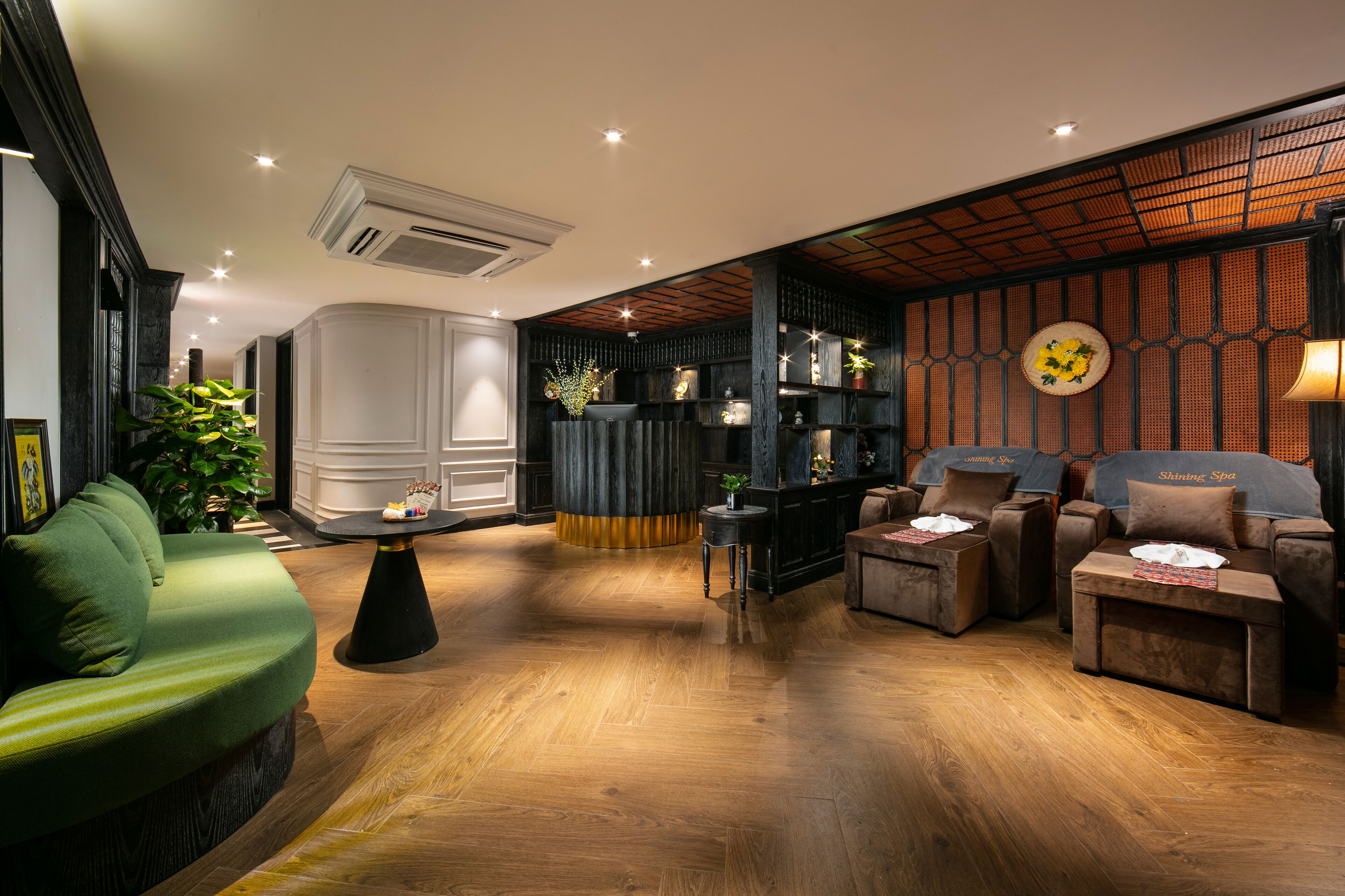 couples treatment room(s), body treatments, hydrotherapy, aromatherapy