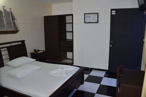 Minibar, laptop workspace, blackout curtains, free WiFi
