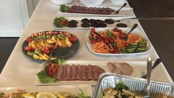 Breakfast, lunch and dinner served