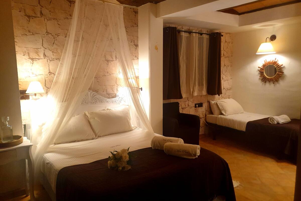 family quadruple room (marrón) | free wifi, bed sheets