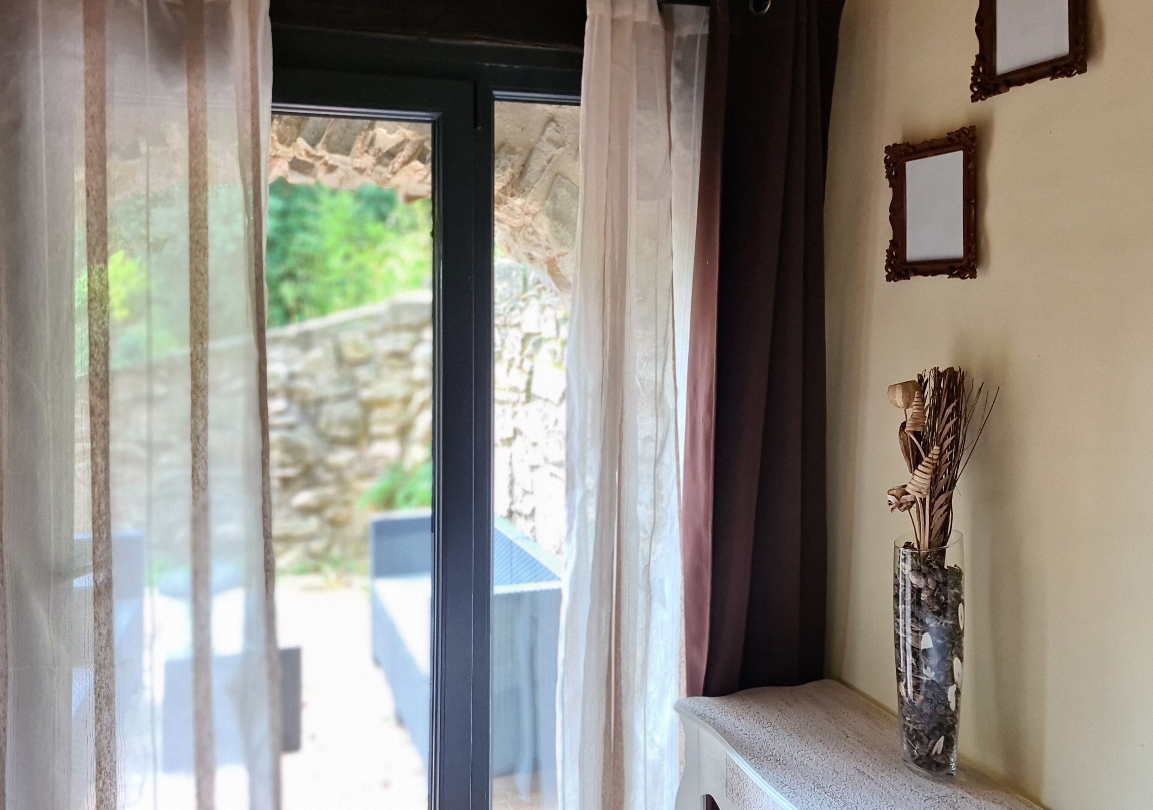 family quadruple room (marrón) | free wifi, bed sheets