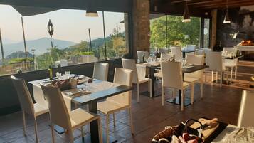 รวมอาหารเช้าแบบบุฟเฟ่ต์ ทุกวัน