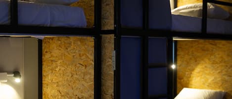 Soundproofing, free WiFi, bed sheets