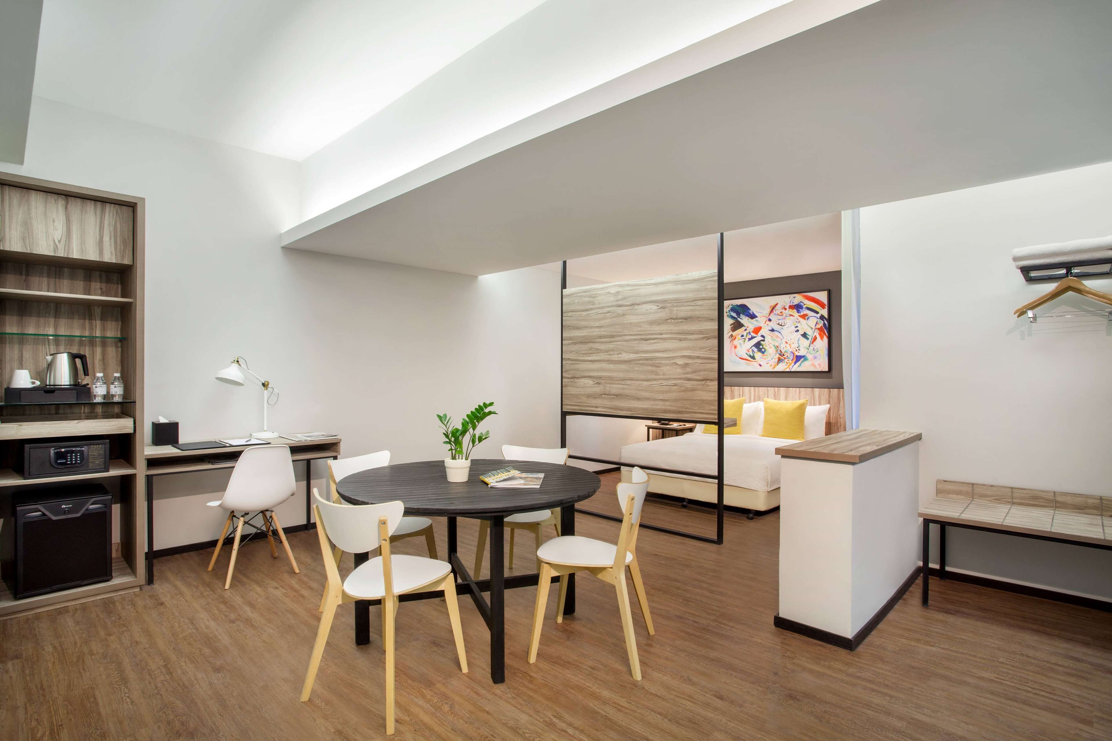 Foto - Days Hotel & Suites by Wyndham KL - Chan Sow Lin MRT or LRT