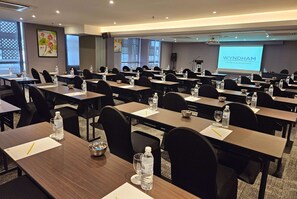 Meeting facility - Days Hotel and Suites Fraser Business Park KL (Kuala Lumpur)
