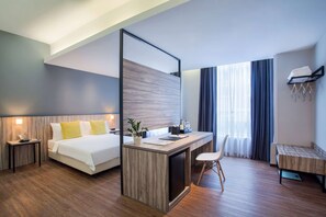 Deluxe Room, 1 King Bed, Non Smoking (Grand) - Days Hotel and Suites Fraser Business Park KL (Kuala Lumpur)