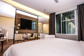 Premium bedding, down comforters, pillowtop beds, minibar - Days Hotel and Suites Fraser Business Park KL (Kuala Lumpur)