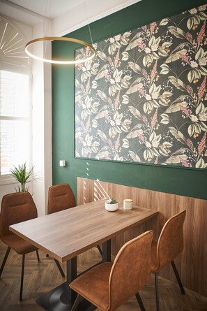 Design Apartment, 1 Bedroom | In-room dining