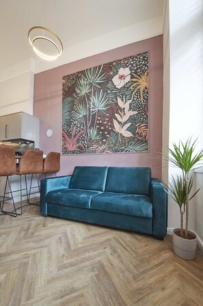 Design Studio, 1 King Bed with Sofa bed, Non Smoking | Living area | Flat-screen TV, heated floors - Nove Boutique Apartments (Vienna)