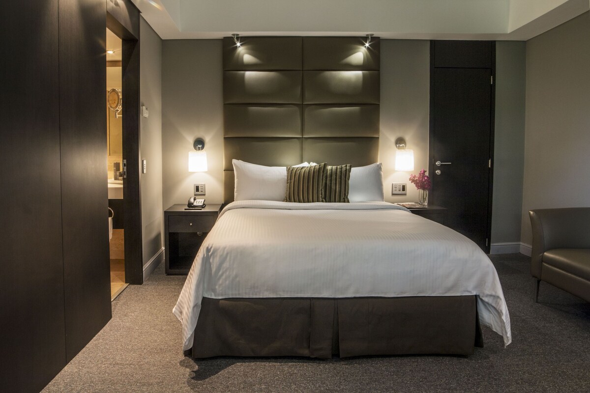 Room | In-room safe, iron/ironing board (on request), WiFi (free)