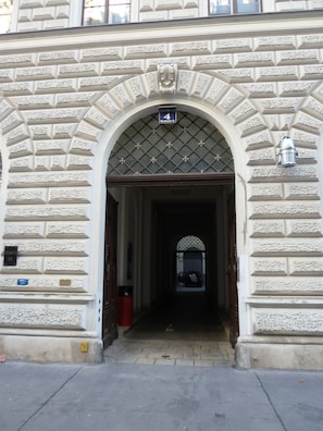 EntrĂ©e de lâhĂ©bergement