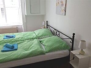 Appartement Ville, 3 chambres, non-fumeur | 3 chambres, fer et planche à repasser, accès au Wi-Fi (inclus)