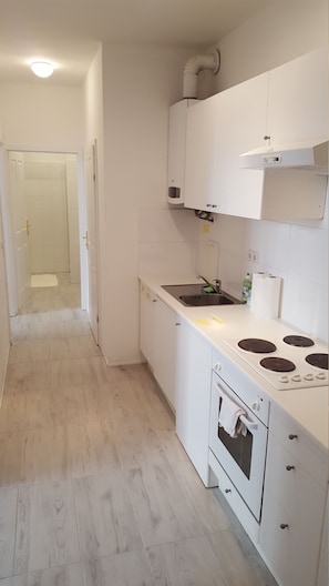 Appartement Ville, 3 chambres, non-fumeur | Cuisine privée | Réfrigérateur, four à micro-ondes, un four, lave-vaisselle