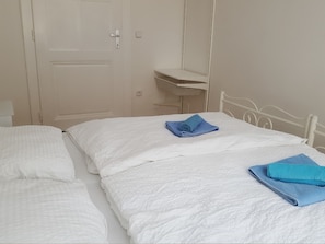 City Apartment, 3 Bedrooms, Non Smoking | 3 bedrooms, iron/ironing board, free WiFi, bed sheets - Sobieski City Apartment 11 (Vienna)