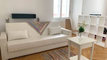 Grand Apartment, 2 Bedrooms | Living area