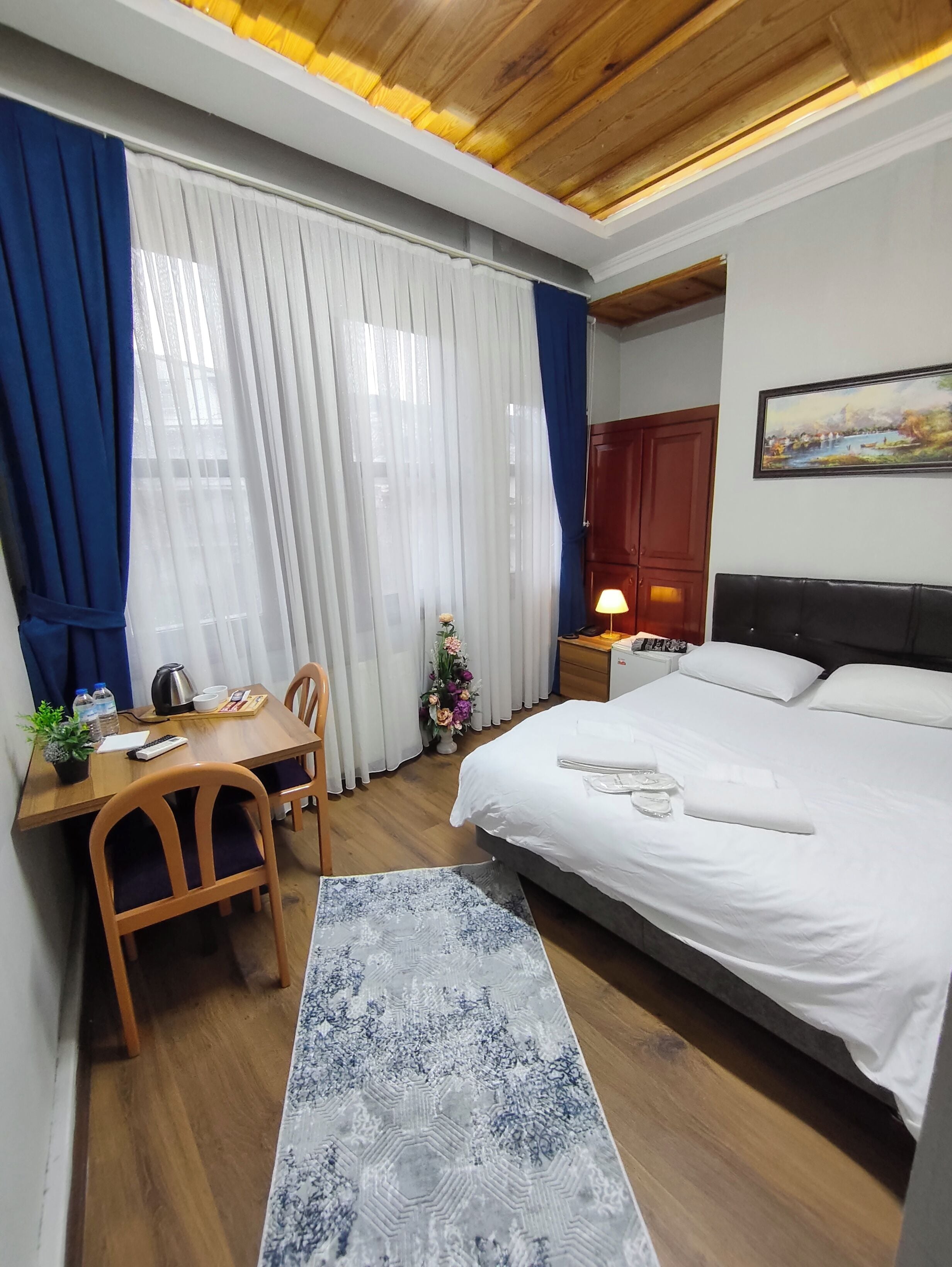 Standard Double Room | Desk, blackout drapes, soundproofing, iron/ironing board