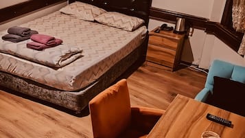 Standard Double Room | Desk, blackout drapes, soundproofing, iron/ironing board