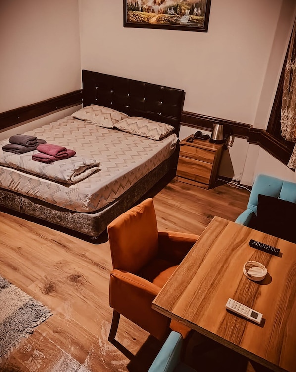 Chambre Double Standard | Bureau, rideaux occultants, chambres insonorisées