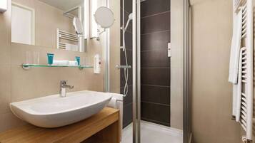 Standard Room, 2 Single Beds, Non Smoking | Bathroom | Shower, free toiletries, hair dryer, slippers