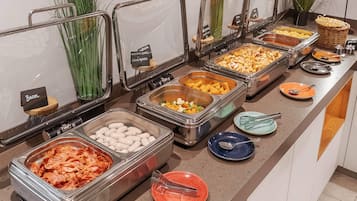 Tägliches kontinentales Frühstück gegen Gebühr