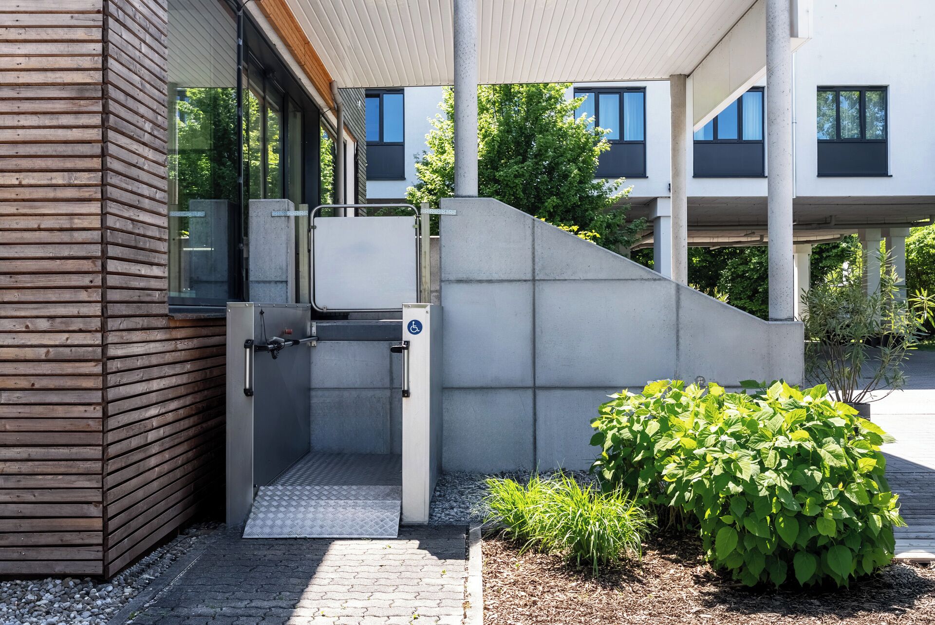 Rollstuhlgerechte Van-Parkplätze