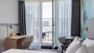 Superior-Zimmer, 2 Einzelbetten, Nichtraucher, Balkon (Kitchenette) | Allergikerbettwaren, Zimmersafe, Schreibtisch, VerdunkelungsvorhÀnge