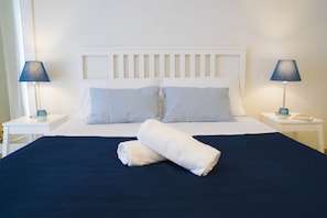 Minibar, individually furnished, desk, soundproofing - Almyra Suites (San Vito Lo Capo)