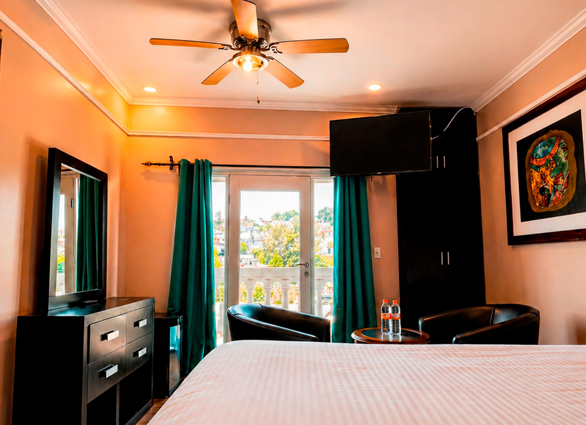Quarto casal luxo, vista para a montanha | Roupas de cama premium, individualmente decorados