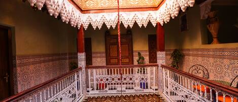 Hochwertige Bettwaren, Select-Comfort-Betten, Verdunkelungsvorhänge