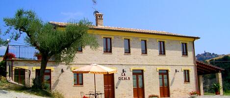 Majoituspaikan julkisivu